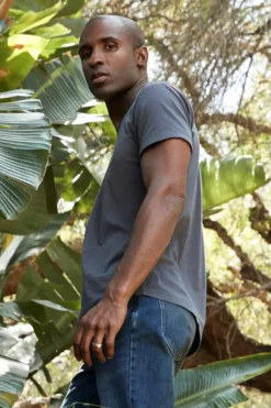 Velvet By Graham & Spencer HOWARD WHISPER CLASSIC CREW NECK TEE