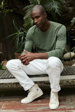 Velvet By Graham & Spencer SKEETER WHISPER CLASSIC CREW NECK TEE