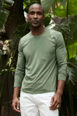 Velvet By Graham & Spencer SKEETER WHISPER CLASSIC CREW NECK TEE