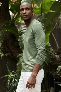 Velvet By Graham & Spencer SKEETER WHISPER CLASSIC CREW NECK TEE