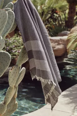 Velvet By Graham & Spencer BEACH THROW Womens
