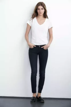 Velvet By Graham & Spencer TONI SKINNY JEAN Womens 32 Velvet By Graham & Spencer TONI SKINNY JEAN Womens