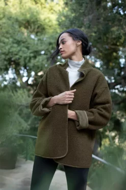 Velvet By Graham & Spencer Womens ALBANY REVERSIBLE LUX SHERPA COAT