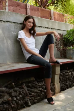 Velvet By Graham & Spencer Womens LILITH COTTON SLUB V-NECK TEE