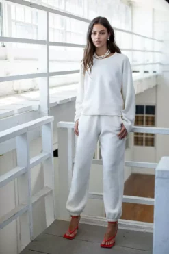 Velvet By Graham & Spencer ARISSA CROPPED SWEATSHIRT