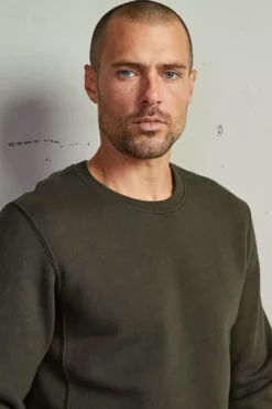 Velvet By Graham & Spencer KING CREW NECK SWEATSHIRT Mens 10 Velvet By Graham & Spencer KING CREW NECK SWEATSHIRT Mens