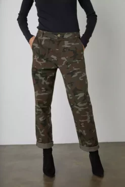 Velvet By Graham & Spencer Womens OTTIE STRAIGHT LEG CAMO PANT