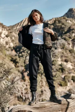 Velvet By Graham & Spencer Womens KYLE FLEECE JOGGER