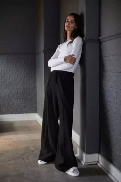 Velvet By Graham & Spencer Womens MARCELLA WIDE LEG PANT