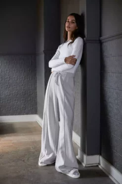 Velvet By Graham & Spencer Womens MARCELLA WIDE LEG PANT