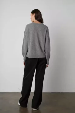 Velvet By Graham & Spencer BRYNNE CASHMERE CREW NECK SWEATER