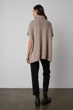 Velvet By Graham & Spencer CASSIA CASHMERE PONCHO