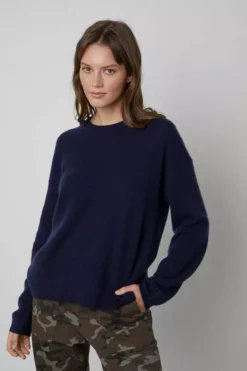 Velvet By Graham & Spencer BRYNNE CASHMERE CREW NECK SWEATER