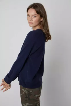 Velvet By Graham & Spencer BRYNNE CASHMERE CREW NECK SWEATER