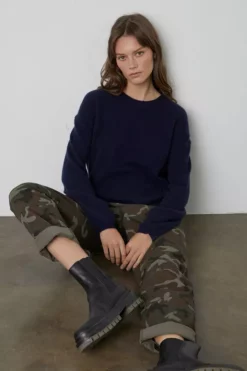 Velvet By Graham & Spencer BRYNNE CASHMERE CREW NECK SWEATER