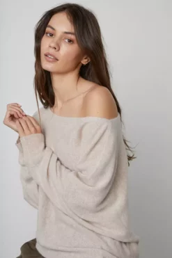 Velvet By Graham & Spencer Womens JULIET CASHMERE SWEATER