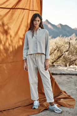 Velvet By Graham & Spencer Womens PARKER CROPPED CORDUROY BUTTON-UP SHIRT