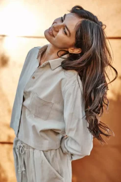 Velvet By Graham & Spencer Womens PARKER CROPPED CORDUROY BUTTON-UP SHIRT