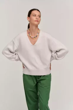 Velvet By Graham & Spencer BELINDA V-NECK SWEATER Womens