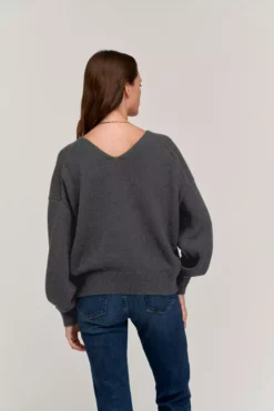 Velvet By Graham & Spencer Womens BELINDA V-NECK SWEATER