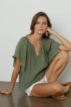 Velvet By Graham & Spencer ASHLYN COTTON GAUZE BLOUSE Womens