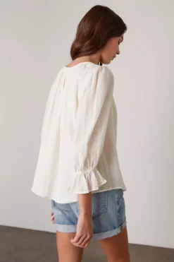 Velvet By Graham & Spencer DITA COTTON GAUZE PEASANT TOP Womens