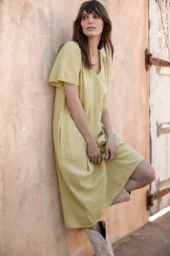 Velvet By Graham & Spencer HAZEL COTTON GAUZE MIDI DRESS