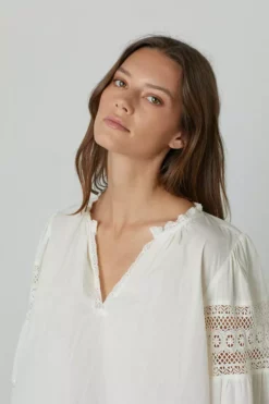 Velvet By Graham & Spencer TAYLER COTTON LACE BOHO TOP