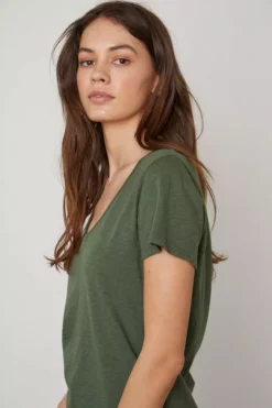 Velvet By Graham & Spencer Womens LILITH COTTON SLUB V-NECK TEE