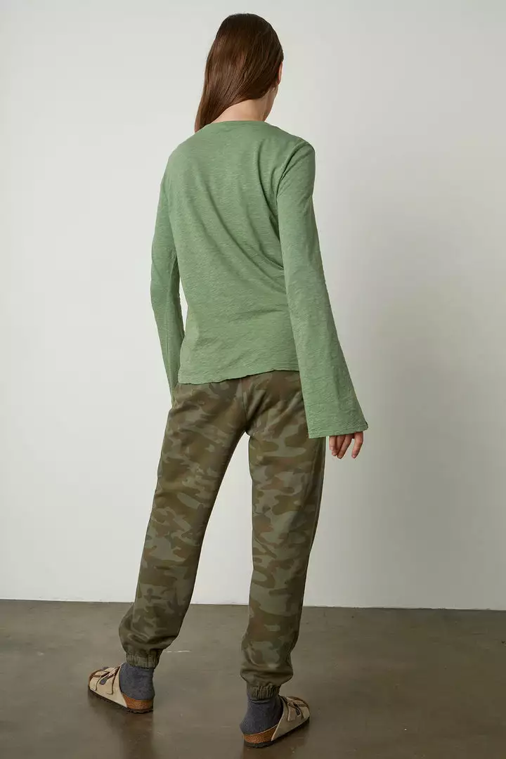 Velvet By Graham & Spencer SOFIA BELL SLEEVE TEE Womens 4 Velvet By Graham & Spencer SOFIA BELL SLEEVE TEE Womens