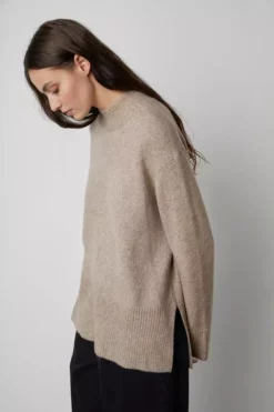 Velvet By Graham & Spencer Womens DANNY MOCK NECK SWEATER