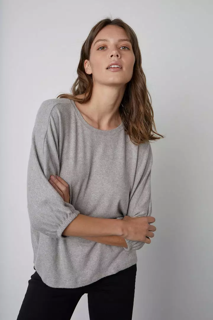 Velvet By Graham & Spencer Womens MAKAYLA CREW NECK PULLOVER 5 Velvet By Graham & Spencer Womens MAKAYLA CREW NECK PULLOVER