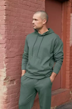 Velvet By Graham & Spencer RAND PULLOVER HOODIE Mens