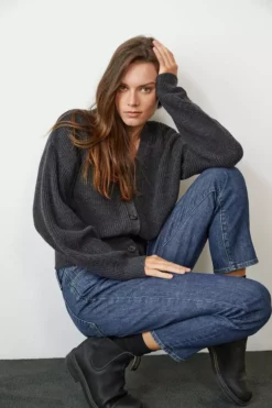 Velvet By Graham & Spencer Womens RILEY BUTTON-UP CARDIGAN 18 Velvet By Graham & Spencer Womens RILEY BUTTON-UP CARDIGAN