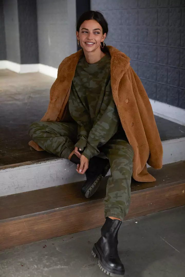 Velvet By Graham & Spencer Womens EVALYN LUX FAUX FUR COAT 5 Velvet By Graham & Spencer Womens EVALYN LUX FAUX FUR COAT