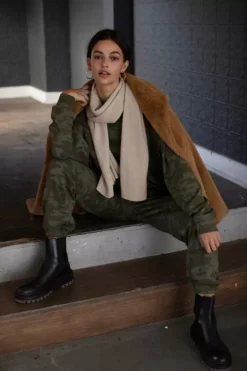 Velvet By Graham & Spencer Womens MEL CASHMERE SCARF 27 Velvet By Graham & Spencer Womens MEL CASHMERE SCARF