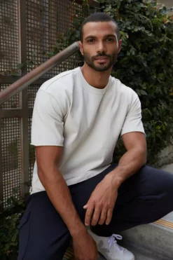 Velvet By Graham & Spencer JEFF CREW NECK TEE 29 Velvet By Graham & Spencer JEFF CREW NECK TEE