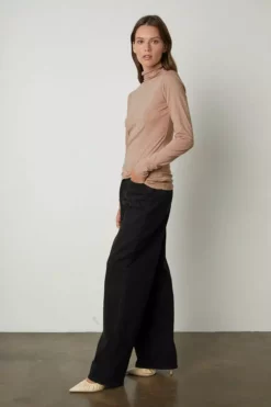 Velvet By Graham & Spencer TALISIA GAUZY WHISPER FITTED MOCK NECK TEE