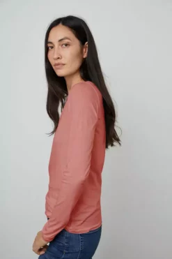 Velvet By Graham & Spencer ZOFINA GAUZY WHISPER FITTED CREW NECK TEE