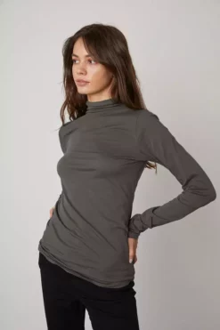 Velvet By Graham & Spencer TALISIA GAUZY WHISPER FITTED MOCK NECK TEE