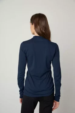 Velvet By Graham & Spencer Womens TALISIA GAUZY WHISPER FITTED MOCK NECK TEE