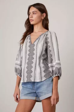 Velvet By Graham & Spencer Womens LOUISE JACQUARD BOHO TOP