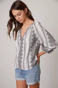 Velvet By Graham & Spencer Womens LOUISE JACQUARD BOHO TOP