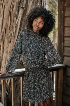 Velvet By Graham & Spencer KIRSTEN PRINTED DRESS