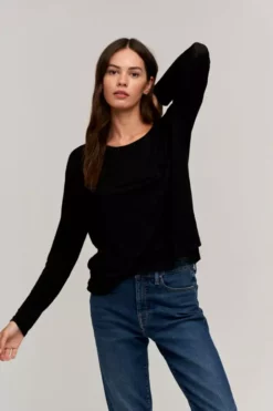 Velvet By Graham & Spencer Womens FIONA POCKET TEE