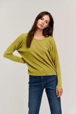 Velvet By Graham & Spencer Womens FIONA POCKET TEE