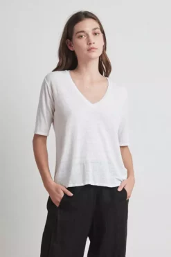 Velvet By Graham & Spencer STEFANI LINEN KNIT V-NECK TEE