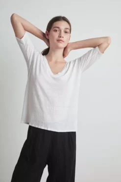 Velvet By Graham & Spencer STEFANI LINEN KNIT V-NECK TEE