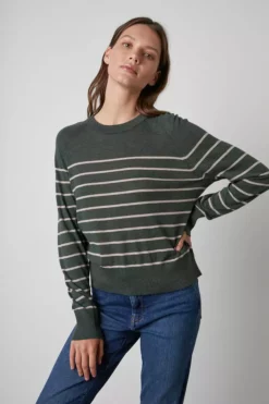 Velvet By Graham & Spencer Womens ALICIA CREW NECK SWEATER 17 Velvet By Graham & Spencer Womens ALICIA CREW NECK SWEATER