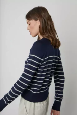 Velvet By Graham & Spencer Womens ALICIA CREW NECK SWEATER 14 Velvet By Graham & Spencer Womens ALICIA CREW NECK SWEATER